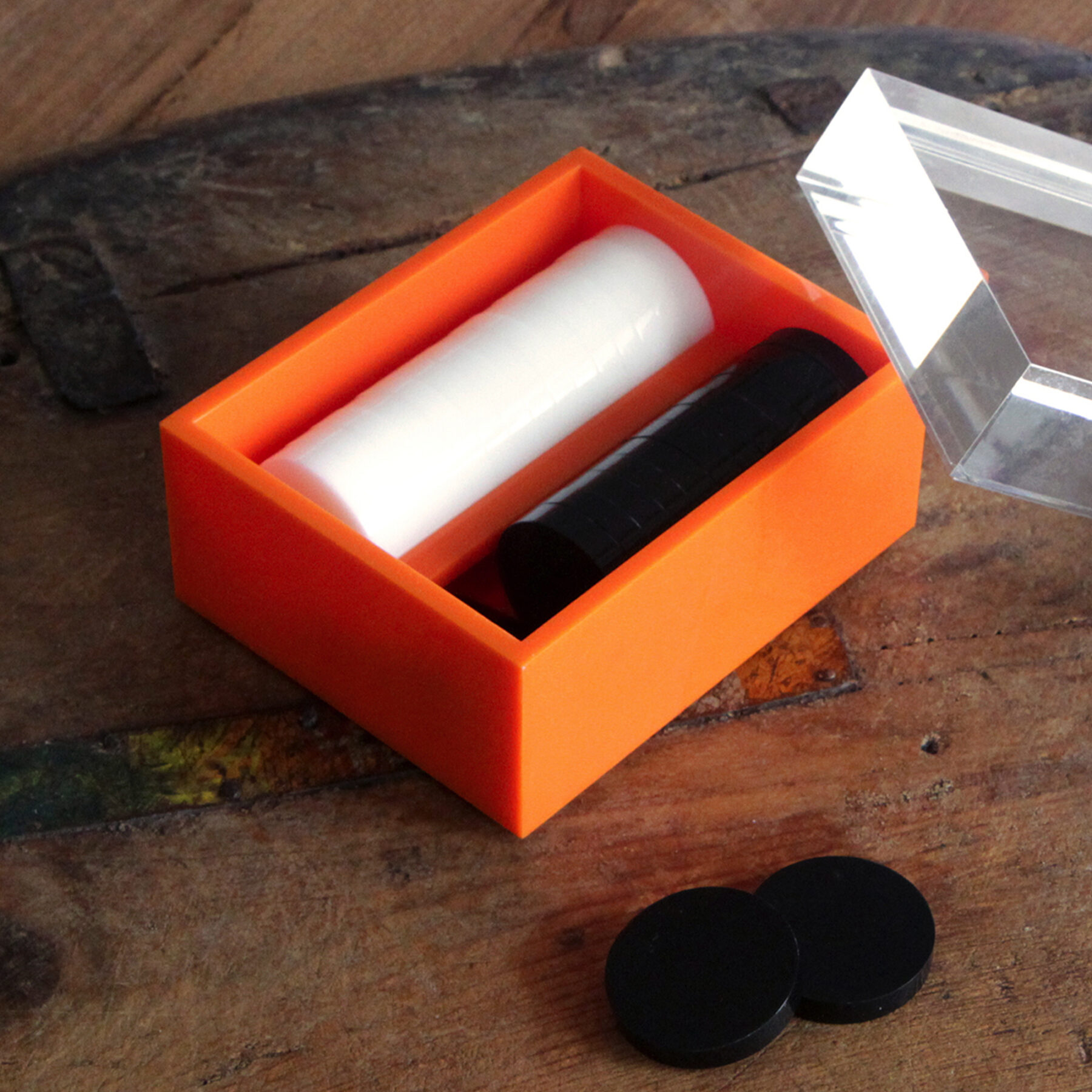 0032-acrylic-backgammon-box-square
