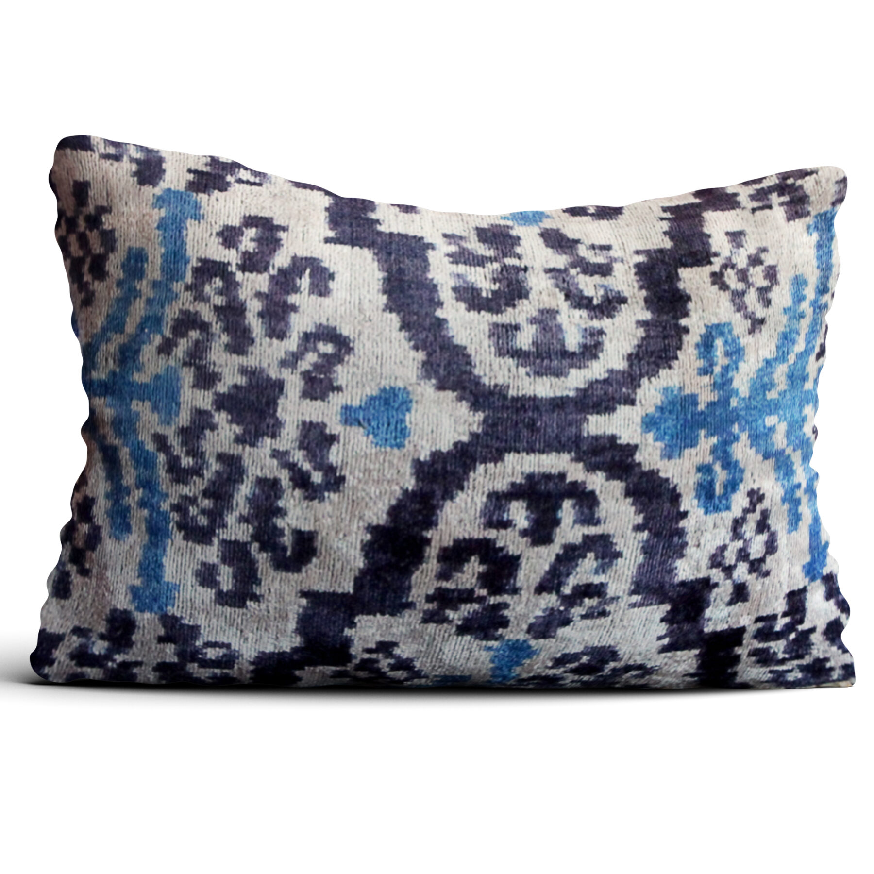 6811-silk-velvet-pillow