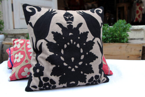 RH2-0002-TT-embroidered-pillow-2