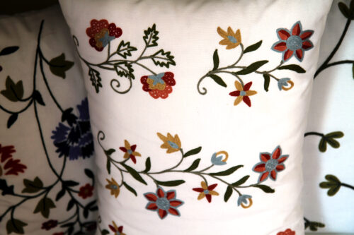 RH2-0003-FF-embroidered-pillow-3