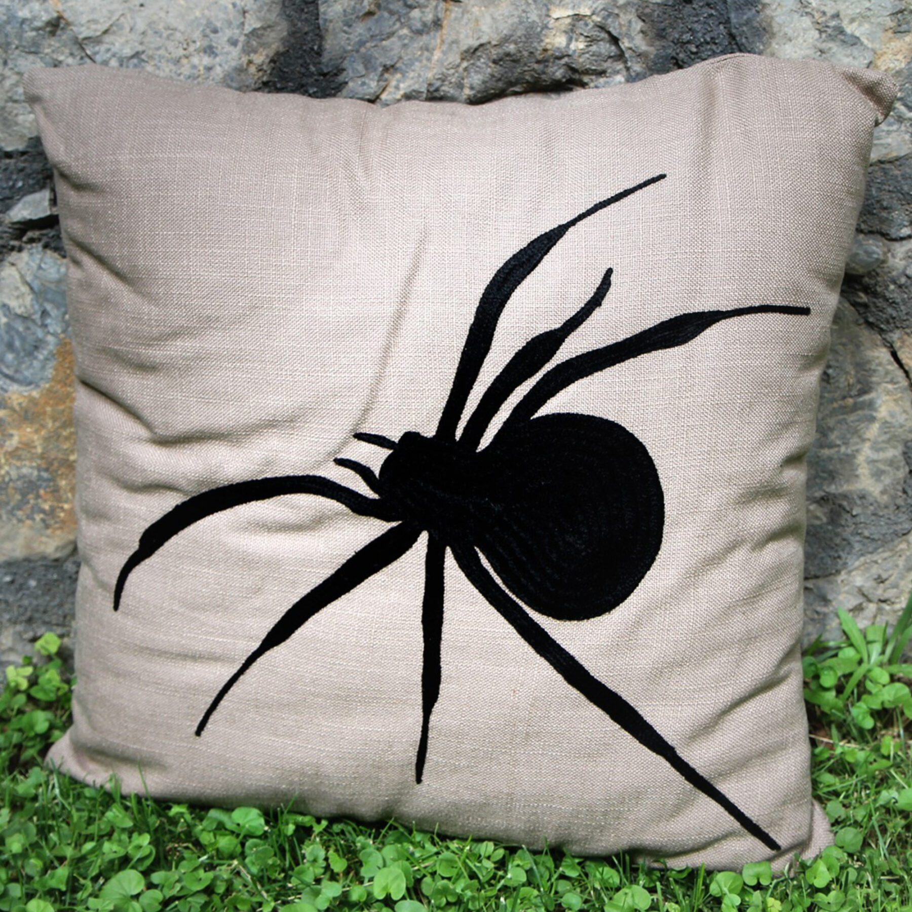 RH2-0018-GS-embroidered-pillow-square