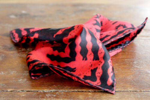 0009-printed-silk-pocket-square-close-up