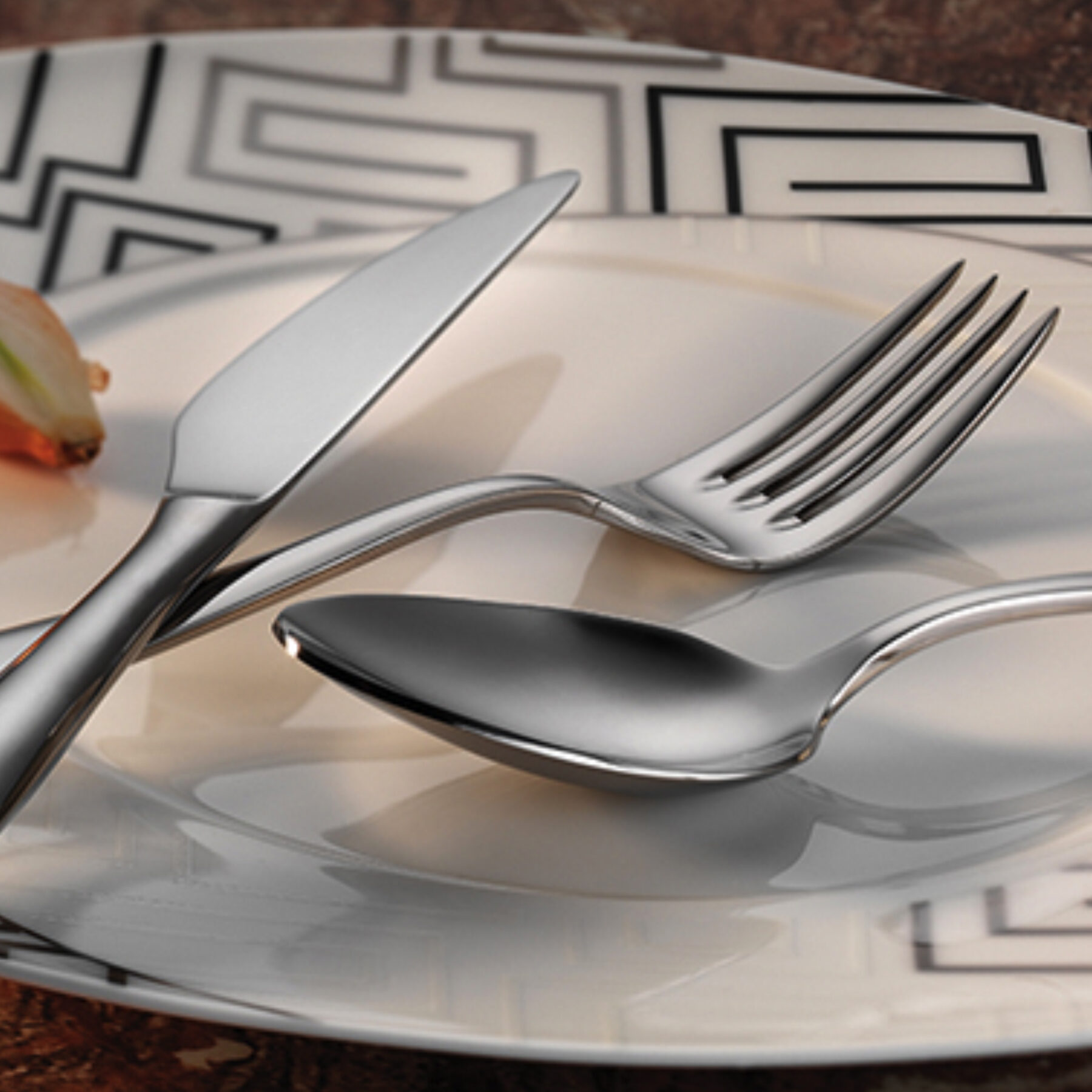 flamingo-flatware-collection-lifestyle