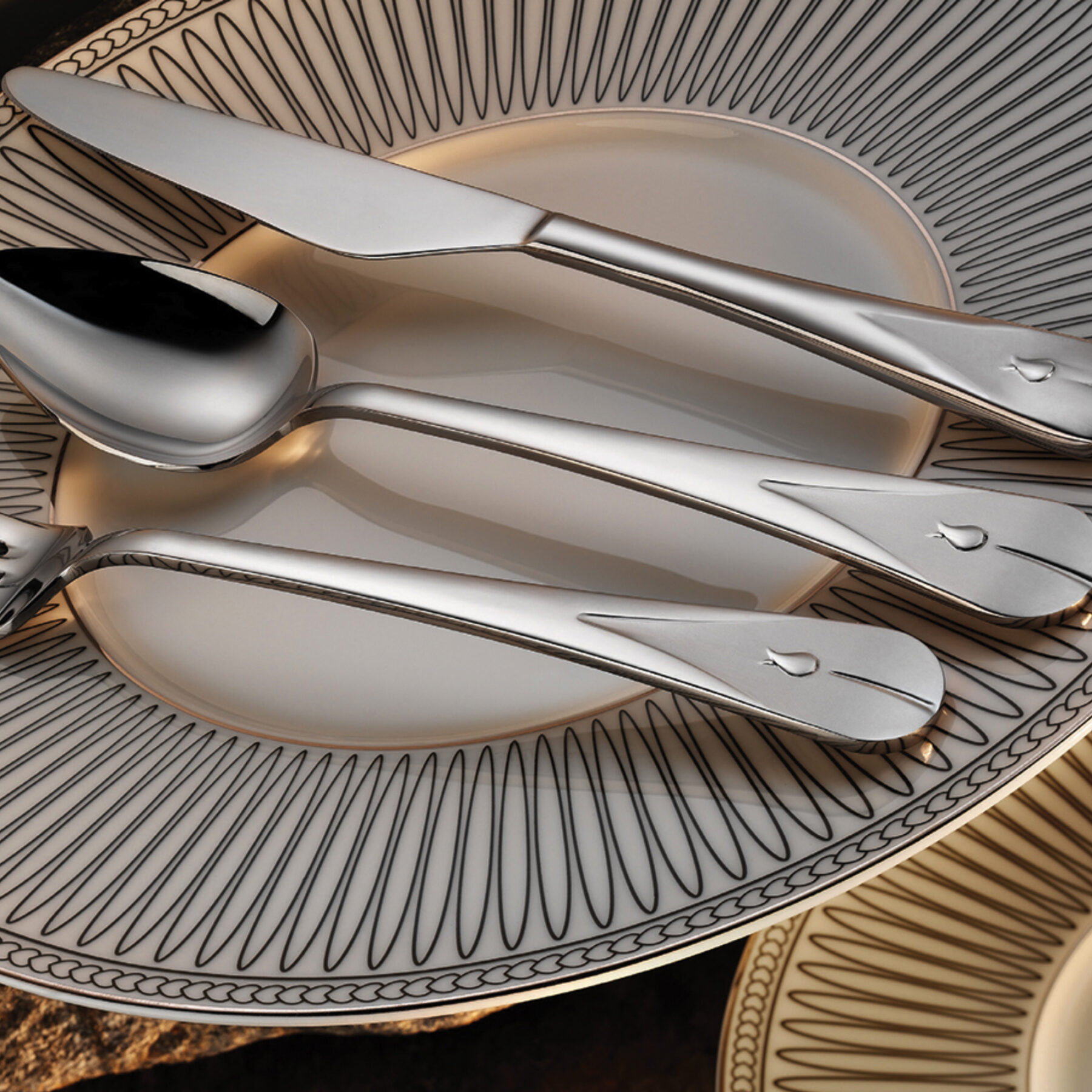 lalezar-flatware-collection-lifestyle