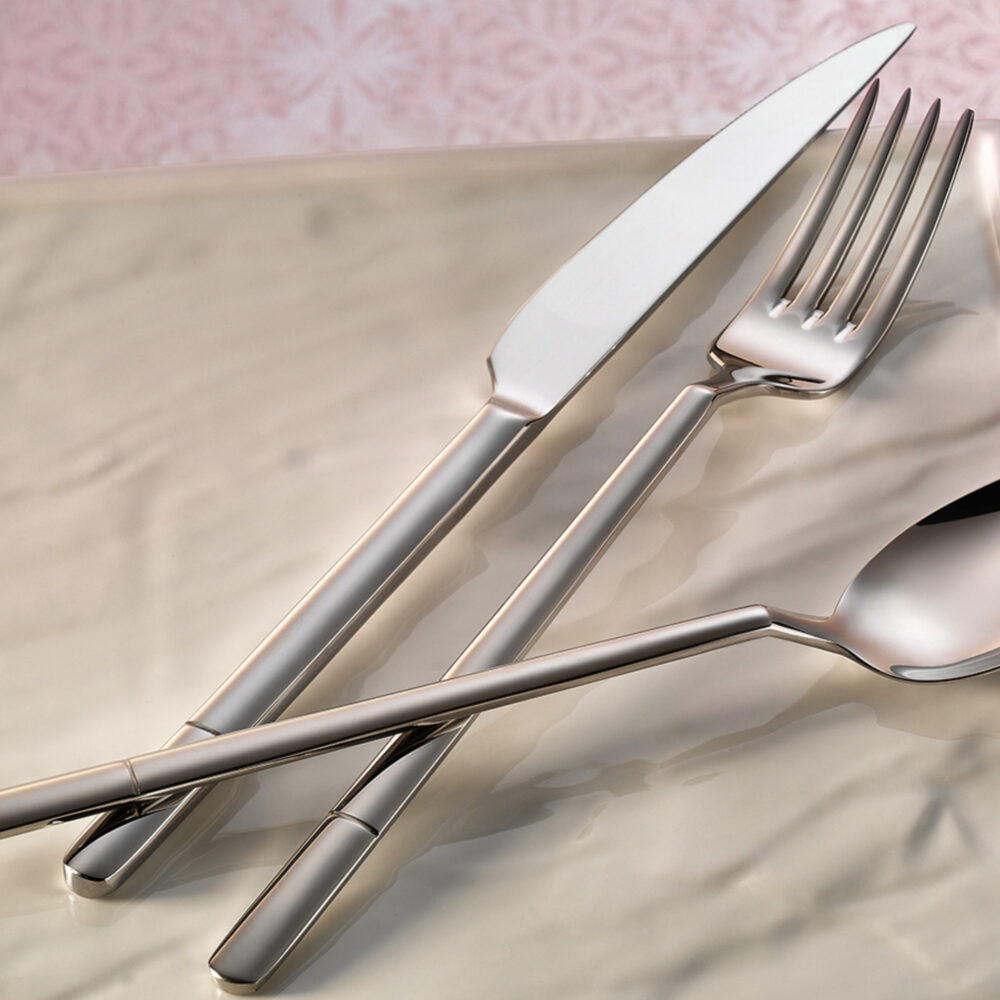 le-select-flatware-collection-lifestyle