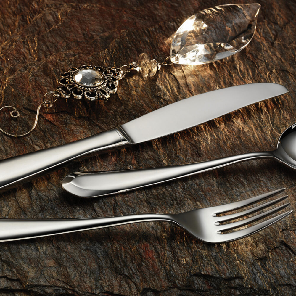 maxx-royal-flatware-collection-lifestyle