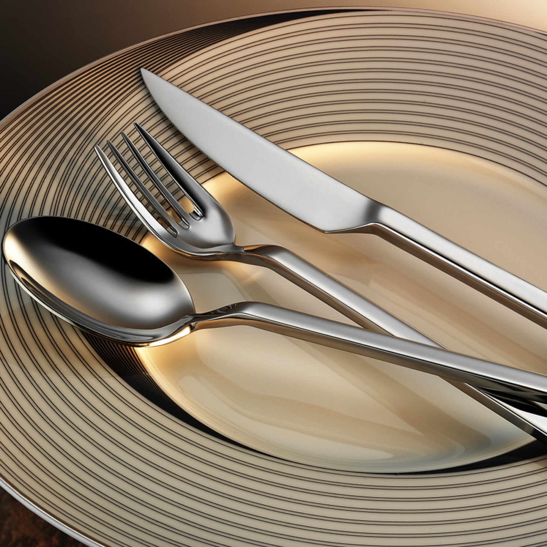 nirvana-flatware-collection-lifestyle