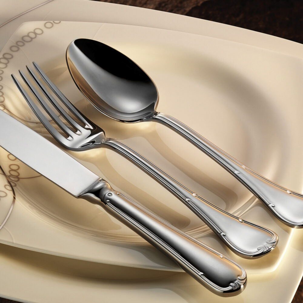 tulip-flatware-collection-lifestyle