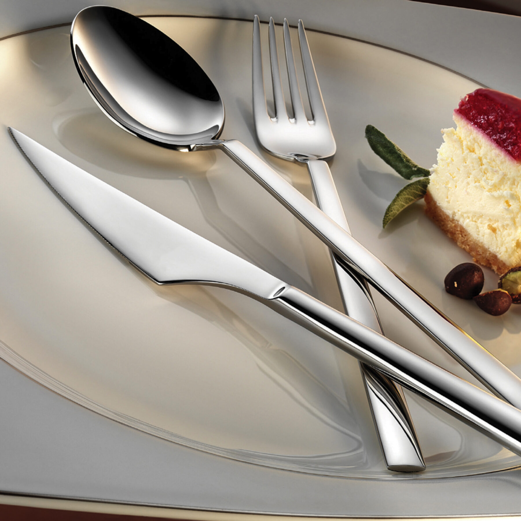 vouge-flatware-collection-lifestyle